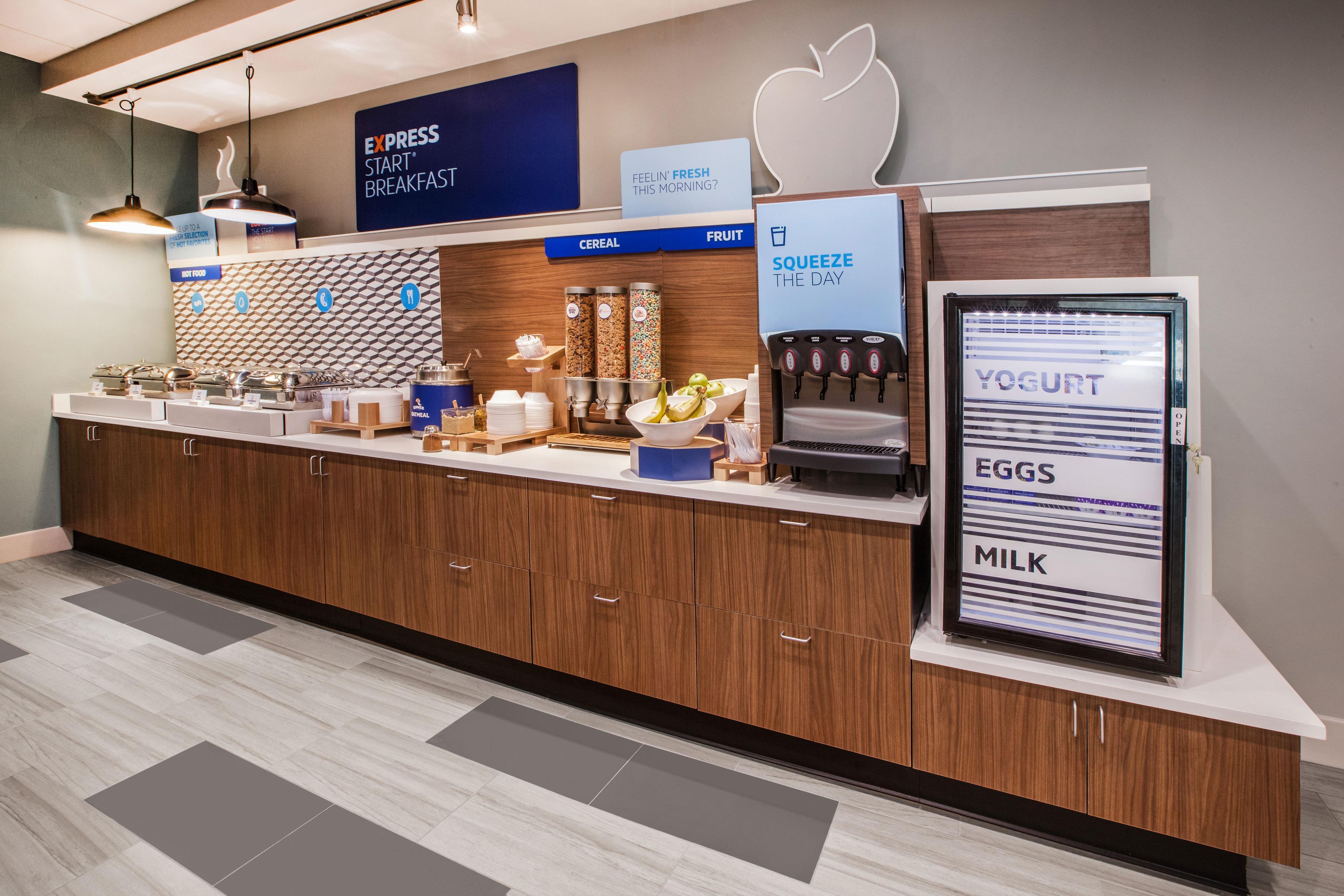 Holiday Inn Express Corning By Ihg Exterior foto