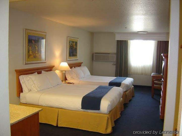 Holiday Inn Express Corning By Ihg Exterior foto